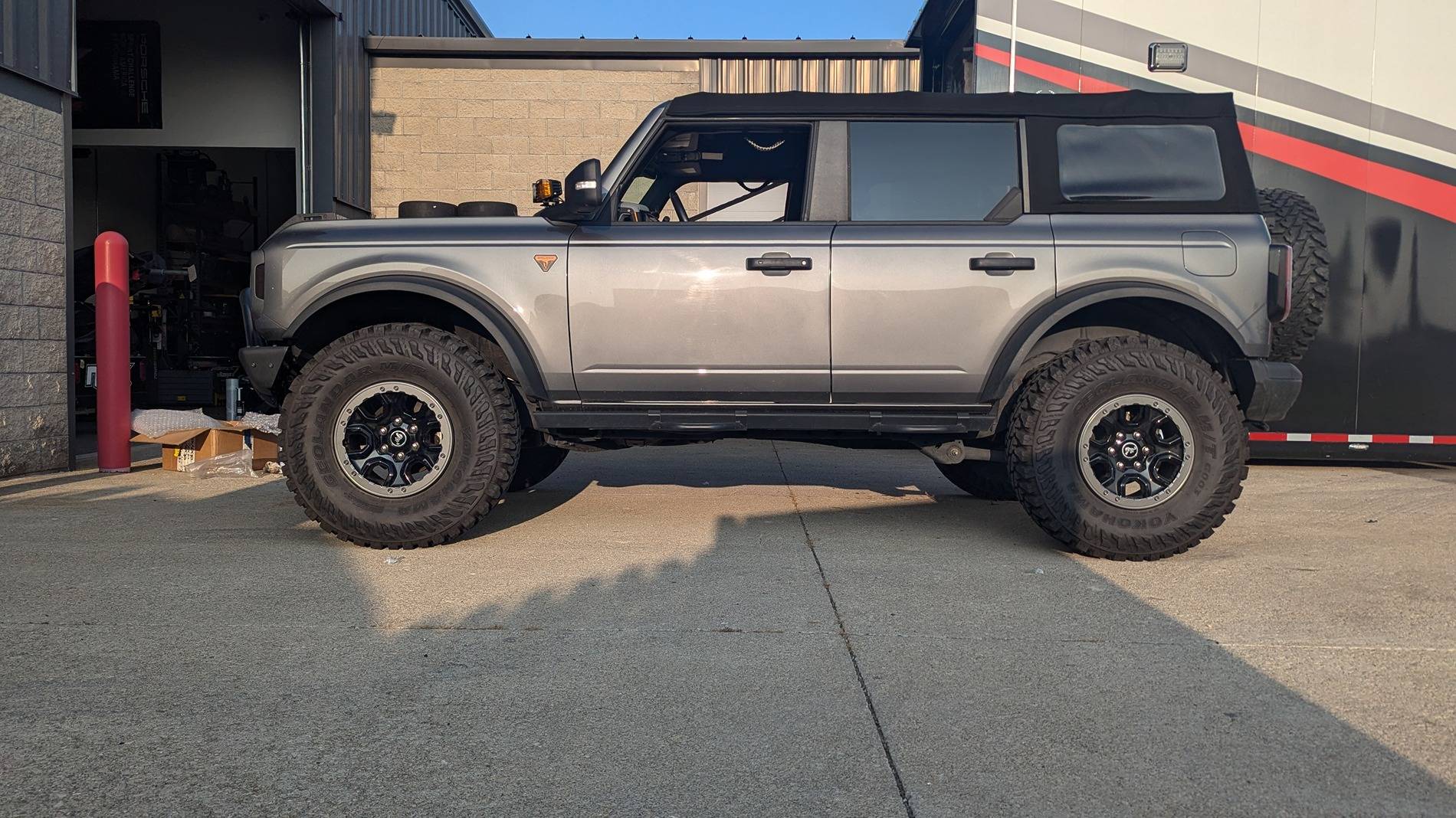 Ford Bronco AutoUnionTech's Carbon Grey Badlands / Squatch Daily / Off-Road Build 1000011148