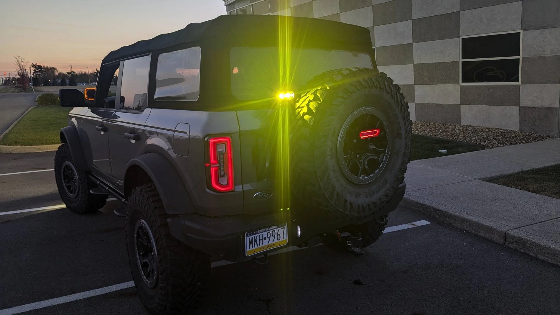 Ford Bronco AutoUnionTech's Carbon Grey Badlands / Squatch Daily / Off-Road Build 1000012184