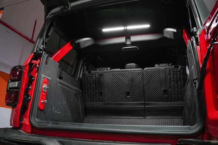 Ford Bronco DIY trunk ceiling light (custom fixed position) 02