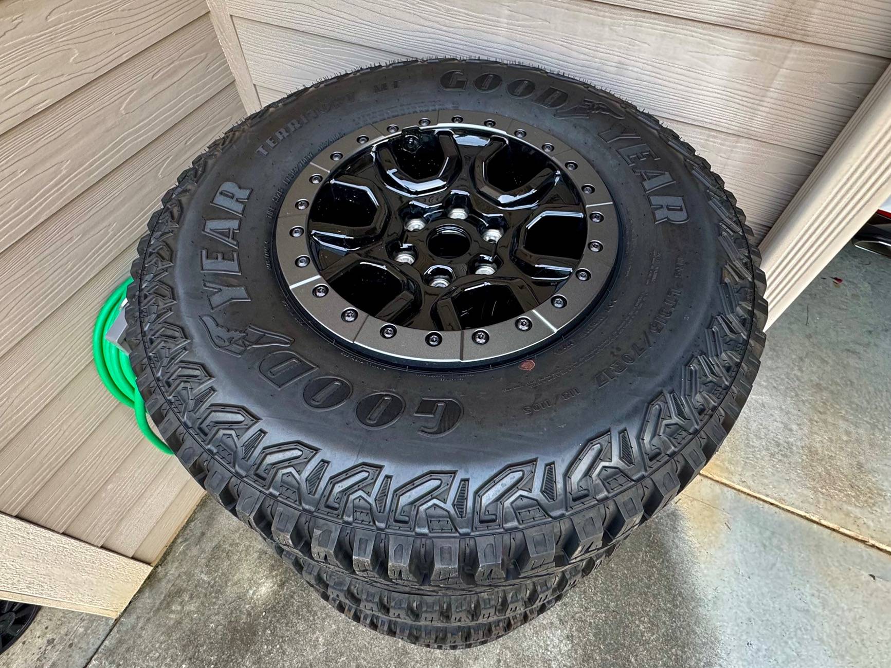 Ford Bronco SAS Wheels, Tires, TPMS, Grey Rings IMG_0219
