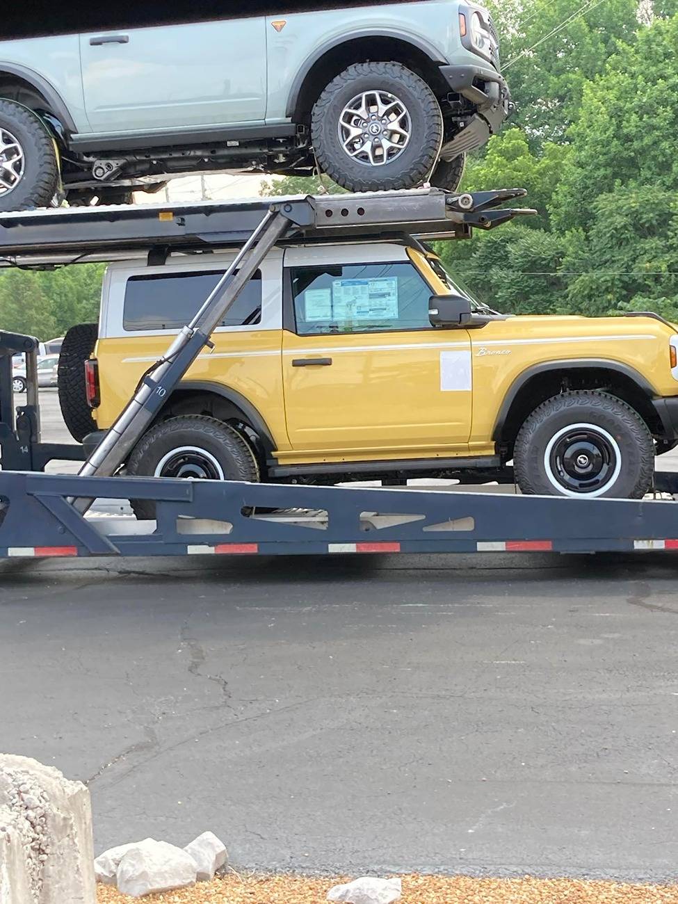 Ford Bronco Yellowstone Heritage Limited @ MSRP 1000008381