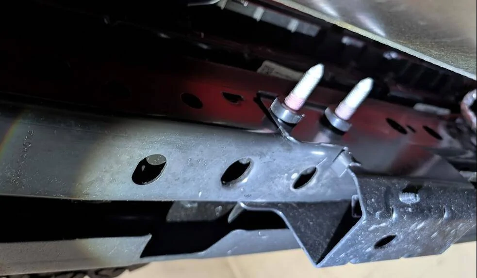 Ford Bronco Installing Curt Hitch on 24 Badsaqlux 1733370084902-8