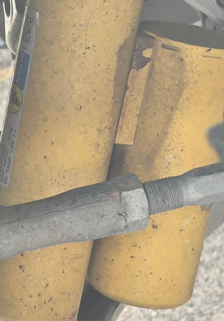 Ford Bronco Shocks after 25k miles - leaking or corroded 1000025756