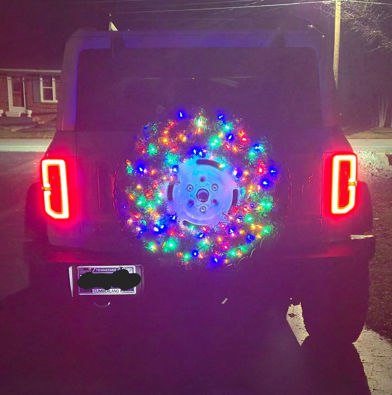 Ford Bronco Spare tire Christmas light setup tips? 1000008275