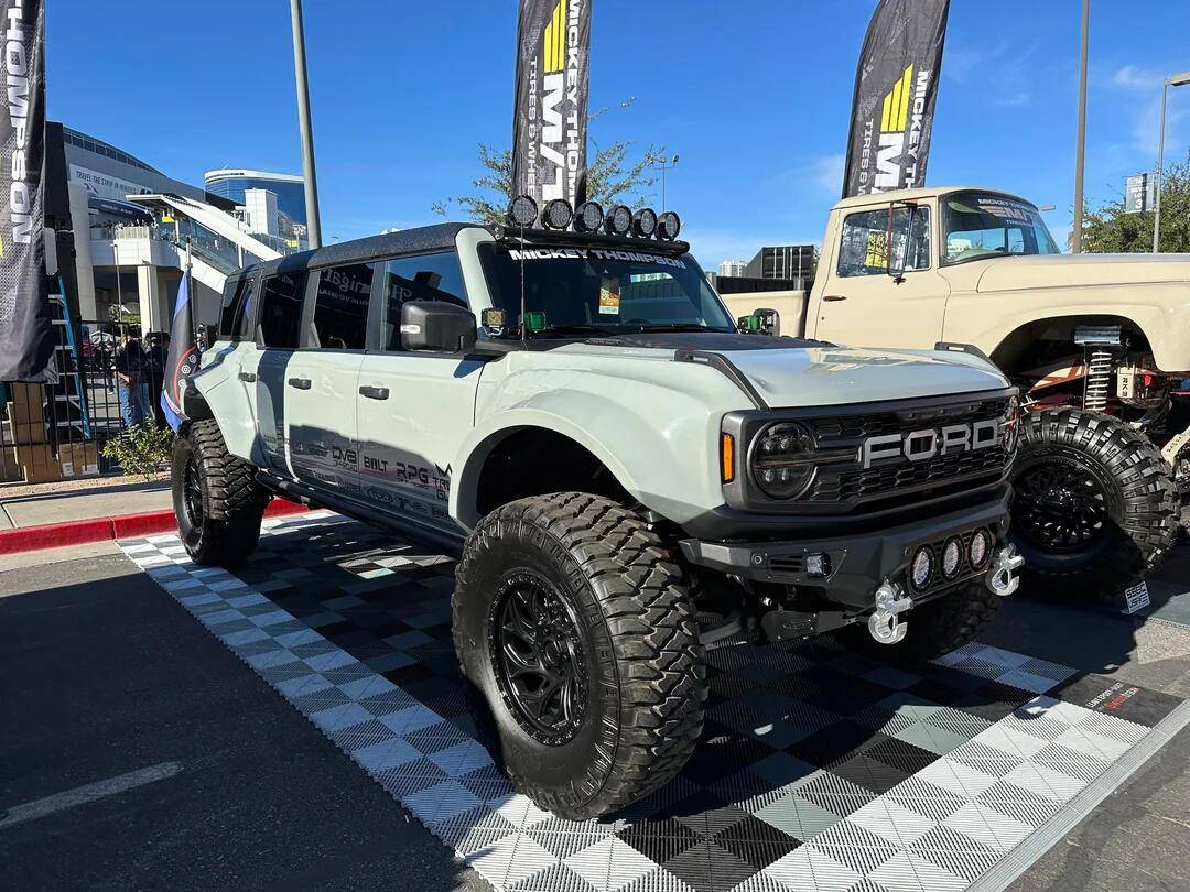 Ford Bronco Here's your chance, vote for your door preference 1733421328545-7r