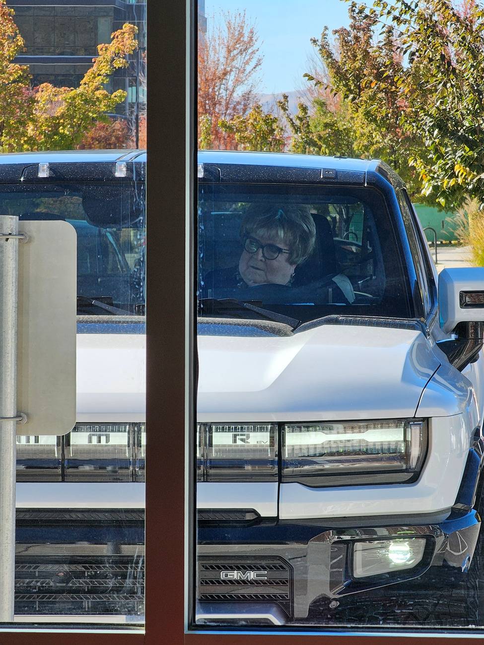 Ford Bronco Hummer EV in the wild 1000014394