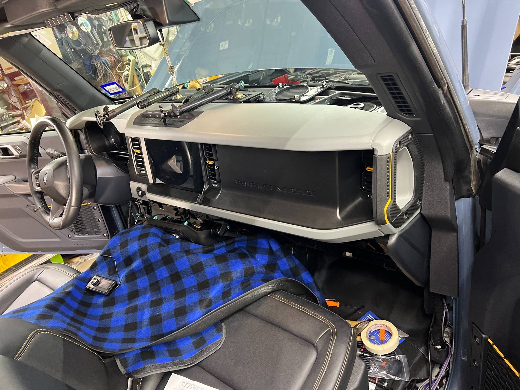 Ford Bronco My new audio system ROCKS!!! Upgraded non B&O w/sub delete 75572244800__ADAF8568-C18F-4CA8-8571-FF3AC9B702F7