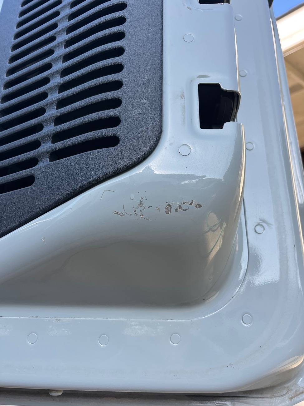 Ford Bronco Paint Deep Scratches - Soft Top (and interior tailgate) IMG_1768
