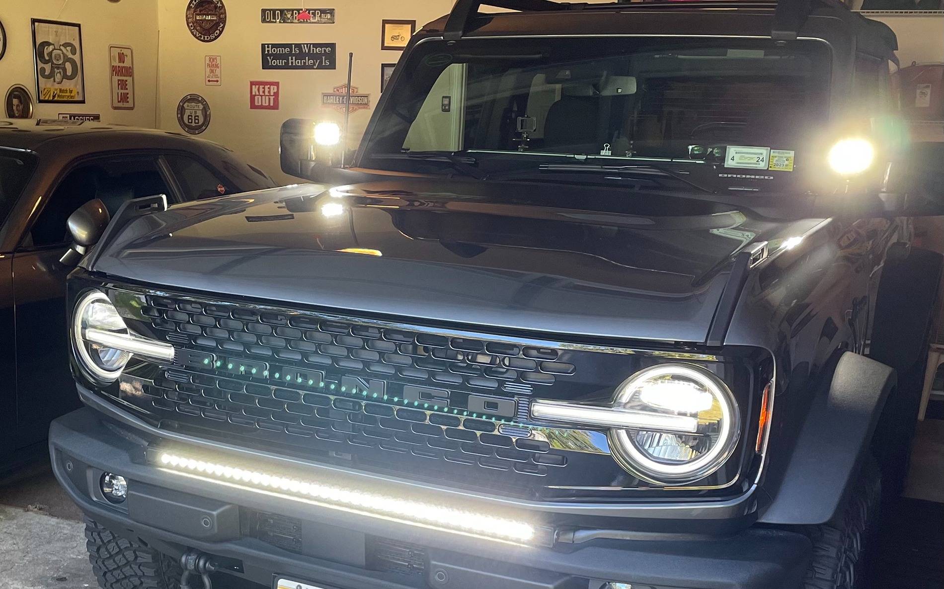 Ford Bronco AUX 1 - usable? FrontLightBar