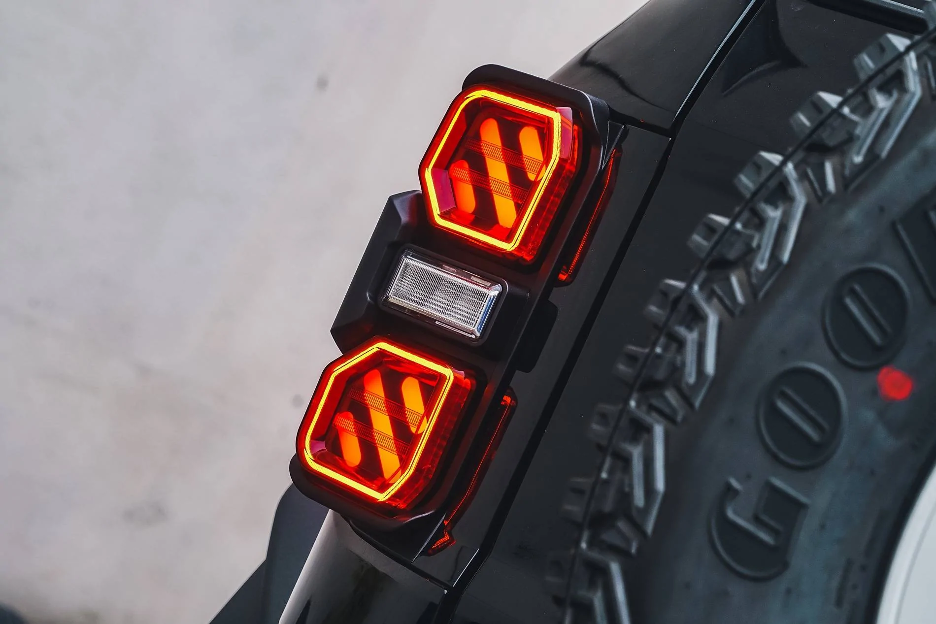 Ford Bronco Tail Light Replacement 2024_12_10_10_32_IMG_5281