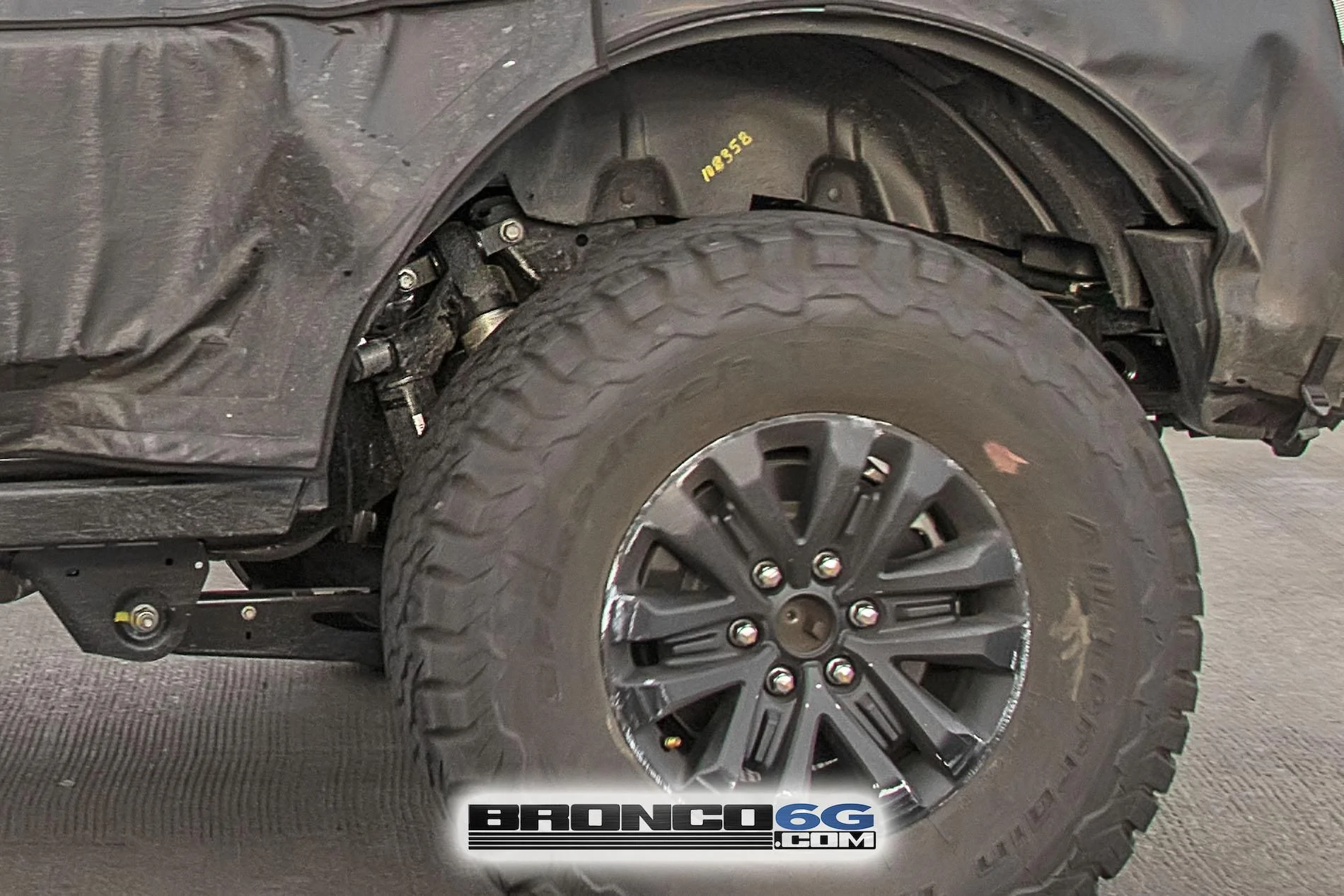 BroncoWarthog.shock03.Bronco6G.webp
