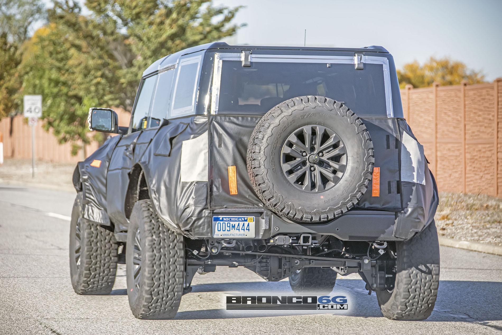 BroncoWarthog.m06.Bronco6G.jpg
