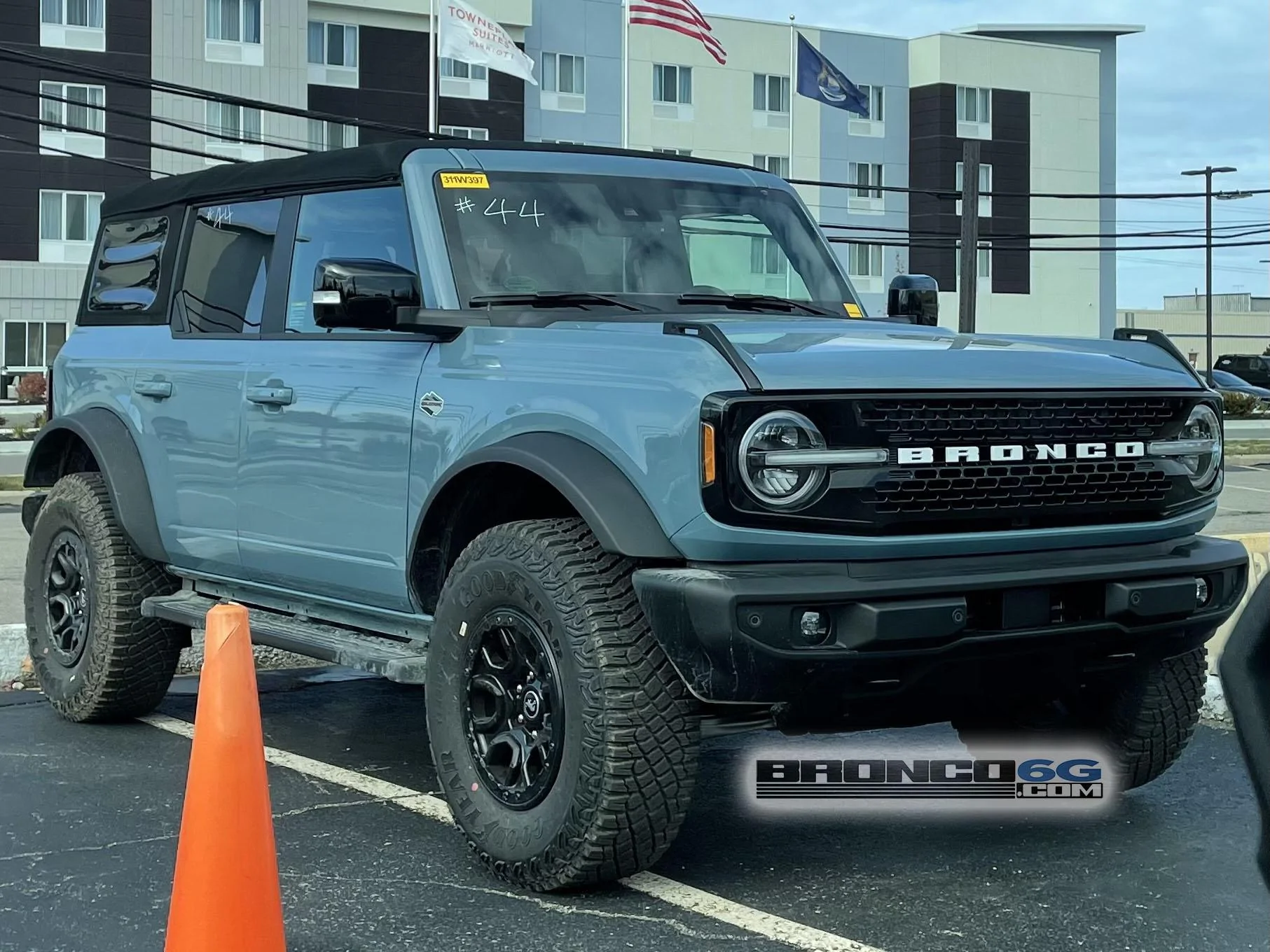 Ford Bronco 4 Door Sasquatch Picture Thread (No CGI, only real pics) Bronco Wildtrak Sasquatch  Area 51 4 Door Soft-Top (1)