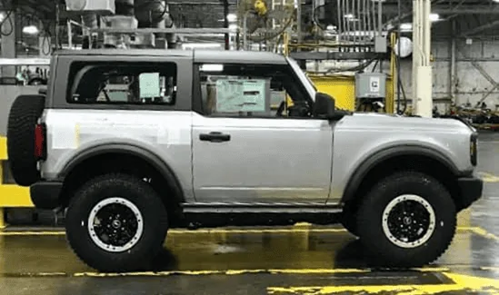 Ford Bronco Iconic Silver Bronco spotted on highway. 1607906640961