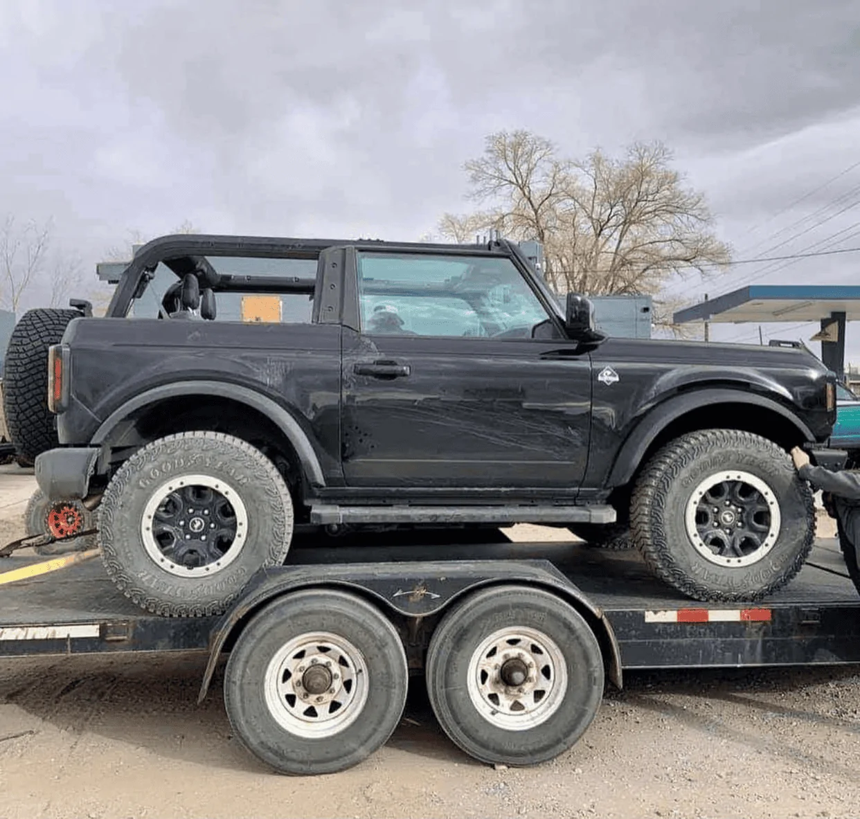 Ford Bronco Iconic Silver Bronco spotted on highway. 1607907879078