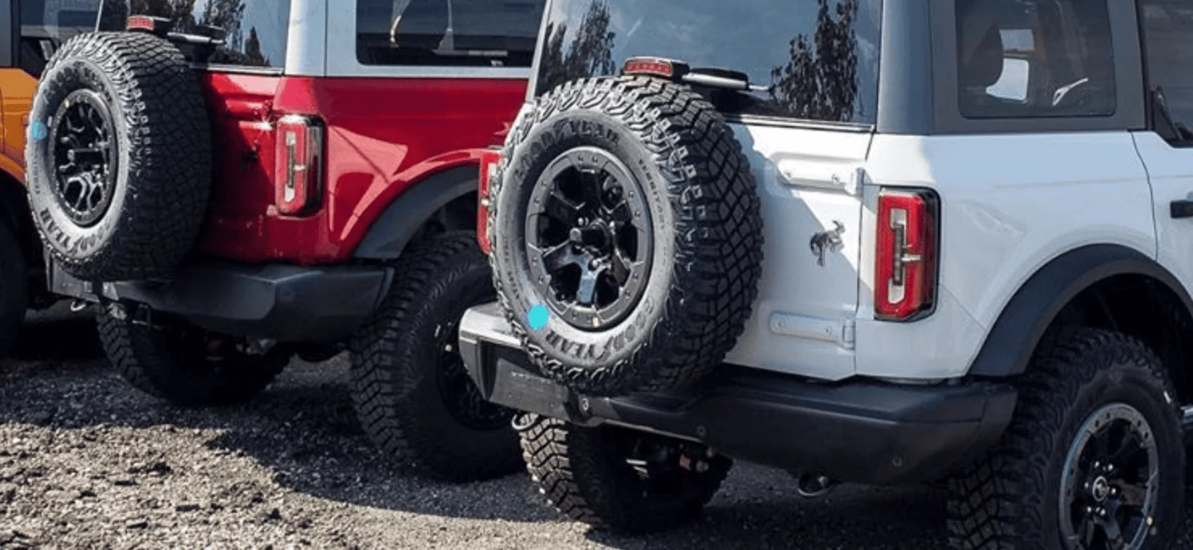 Ford Bronco Soft top vs Hard top (side by side) Badlands Squatch Rear Fender Comparison