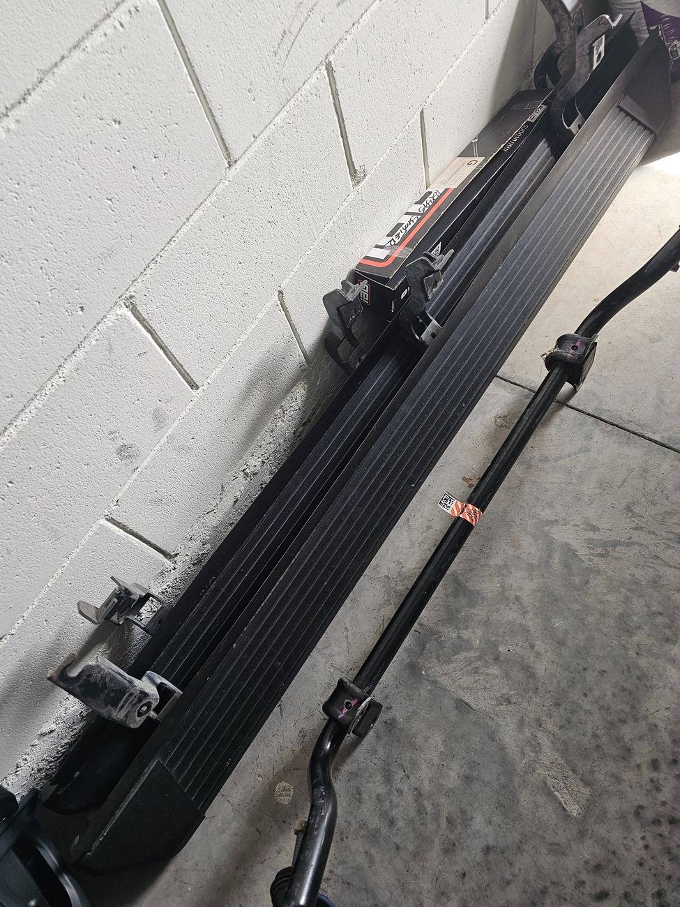 Ford Bronco WTB: OEM tube steps 4 door 17348921244327526060886337342869