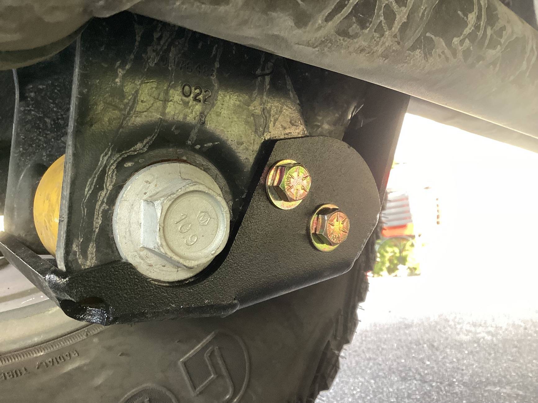 Ford Bronco Barnes 4wd shock skids IMG_1977