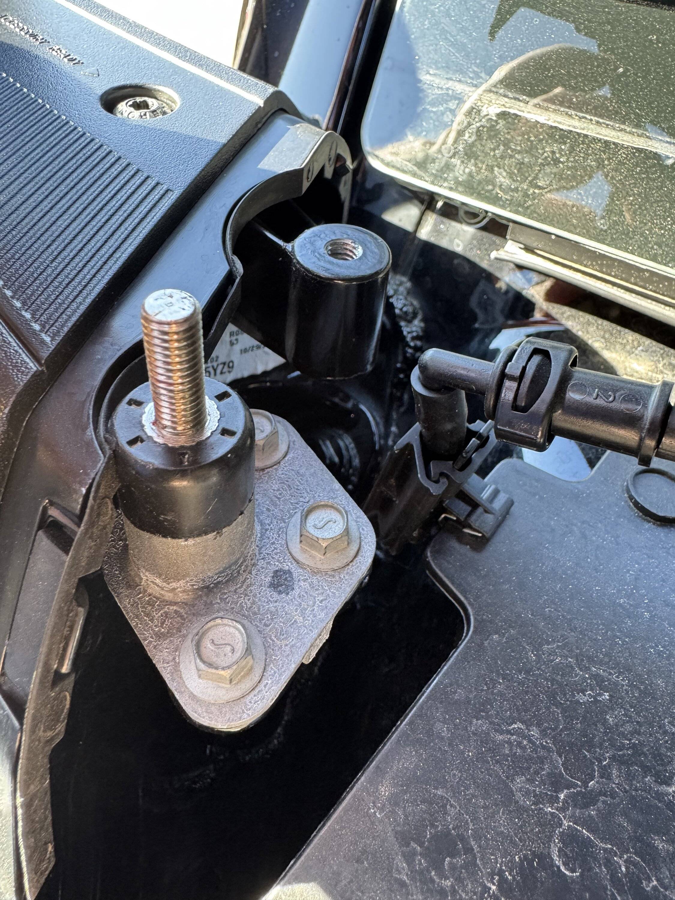 Ford Bronco Issues swapping radio antenna IMG_9069