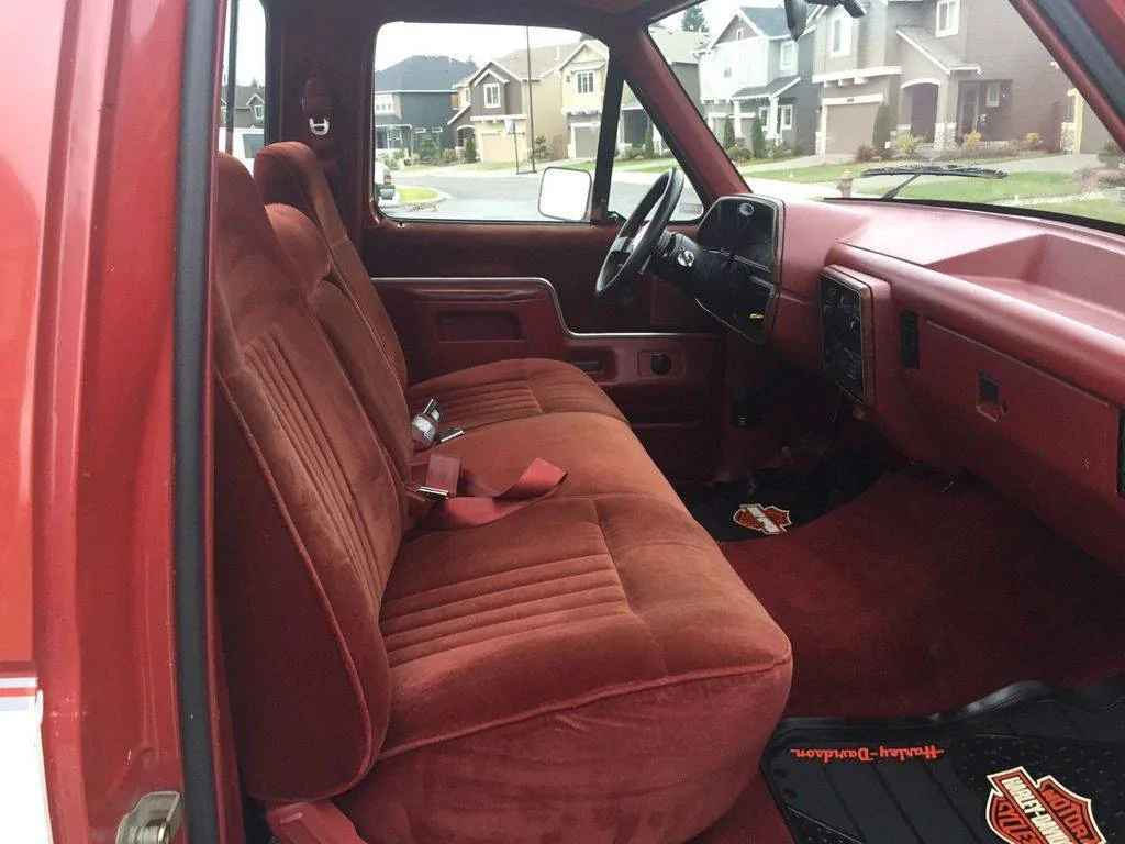 Ford Bronco Dyeing blue seats 1735477478643-xh
