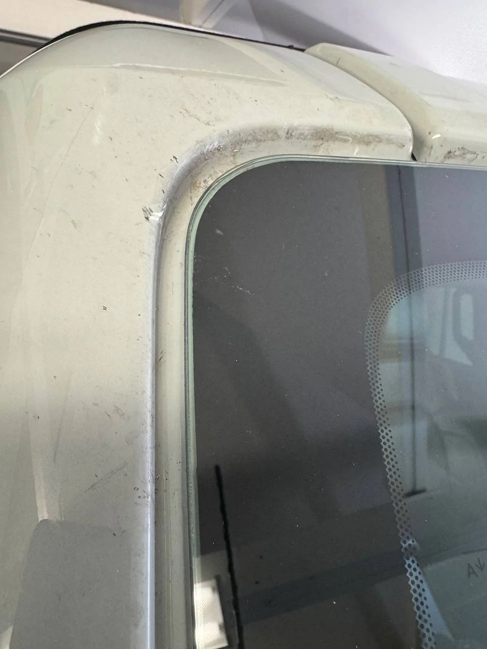 Ford Bronco Safelite Windshield - Big Gap/No Seal IMG_3660