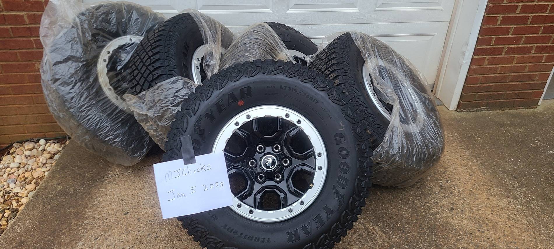 Ford Bronco (5) Brand New 2023 Outer Banks Sasquatch wheels + tires + factory TPMS 20250105_160858