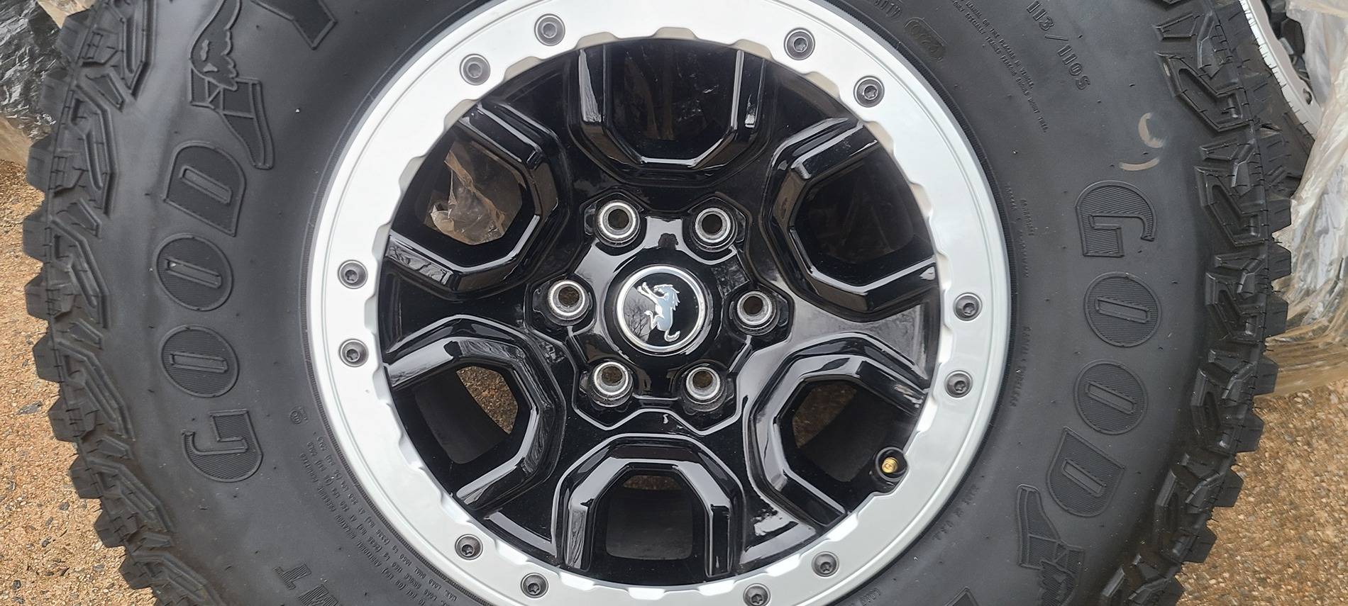 Ford Bronco (5) Brand New 2023 Outer Banks Sasquatch wheels + tires + factory TPMS 20250105_160926