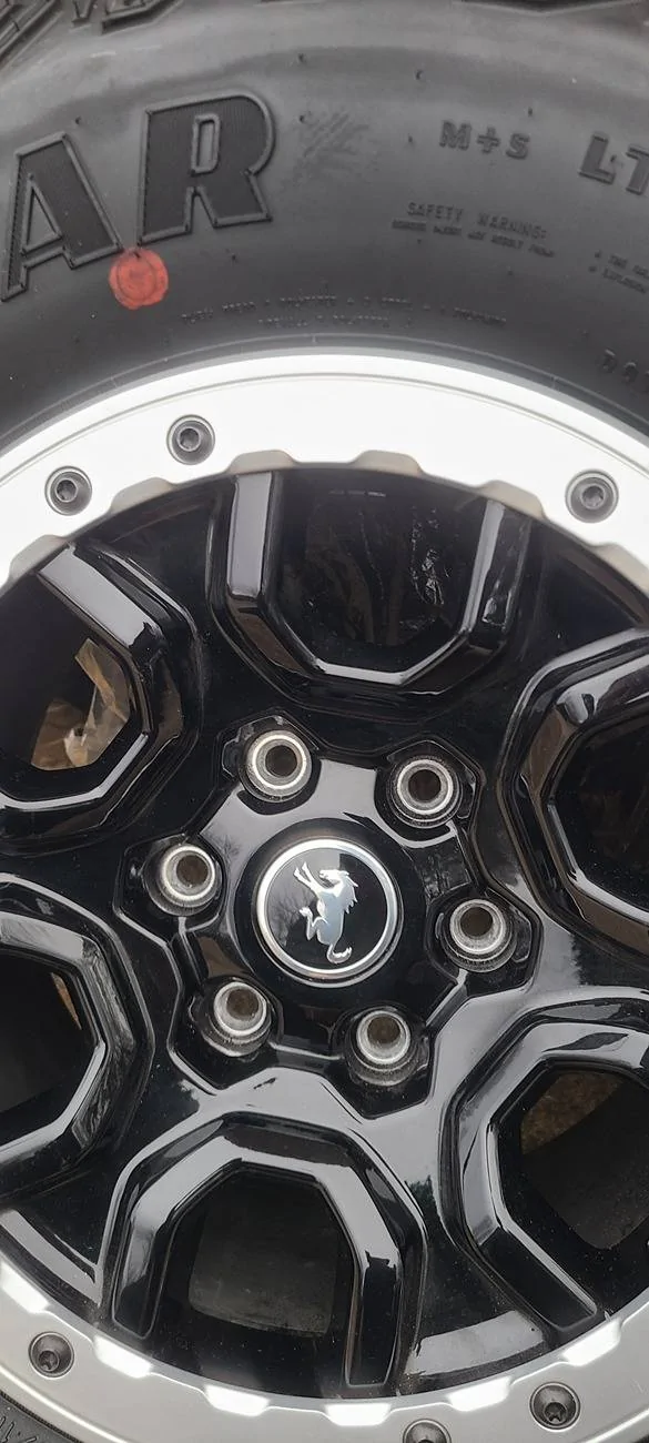 Ford Bronco (5) Brand New 2023 Outer Banks Sasquatch wheels + tires + factory TPMS 20250105_161243
