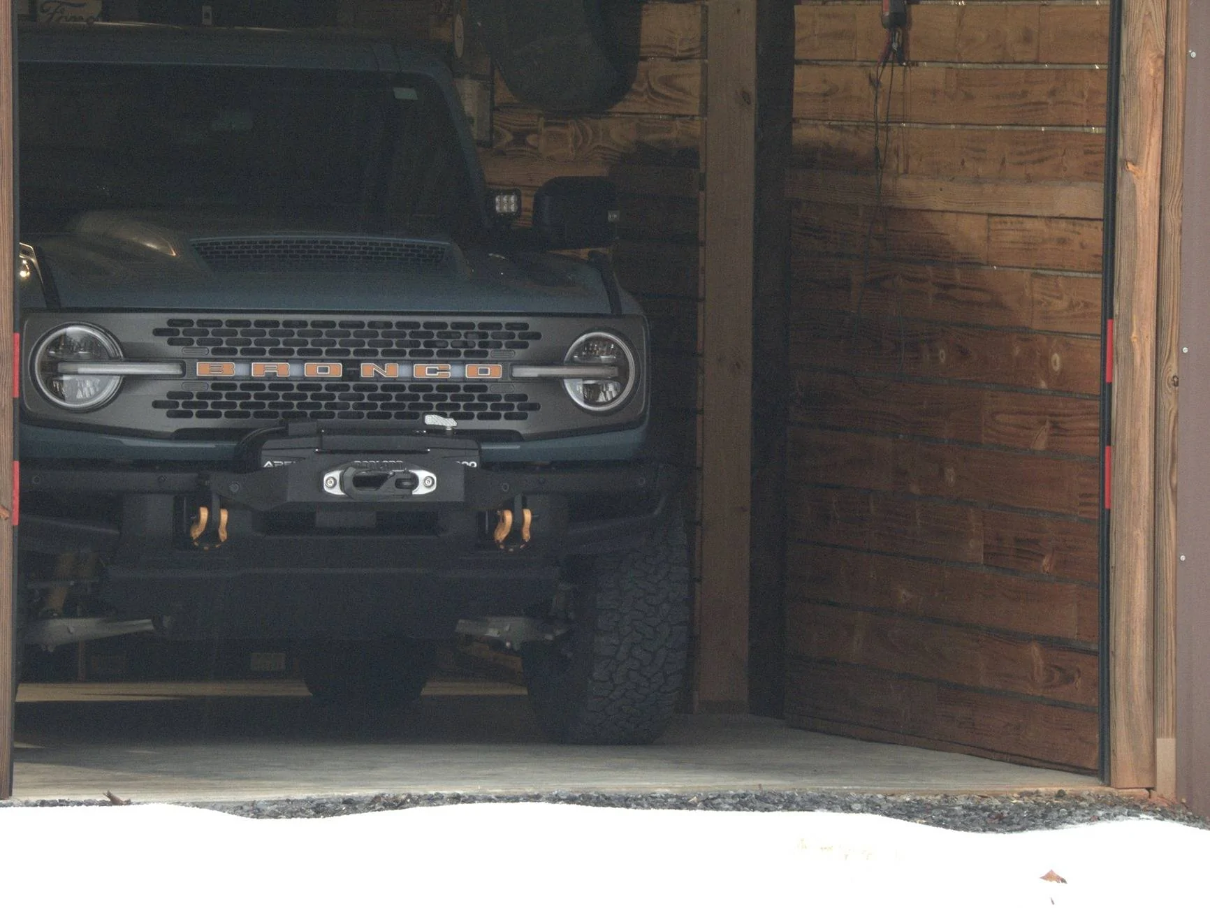 Ford Bronco Post your snow pics! ❄️ ❄️ ❄️ bronco scared