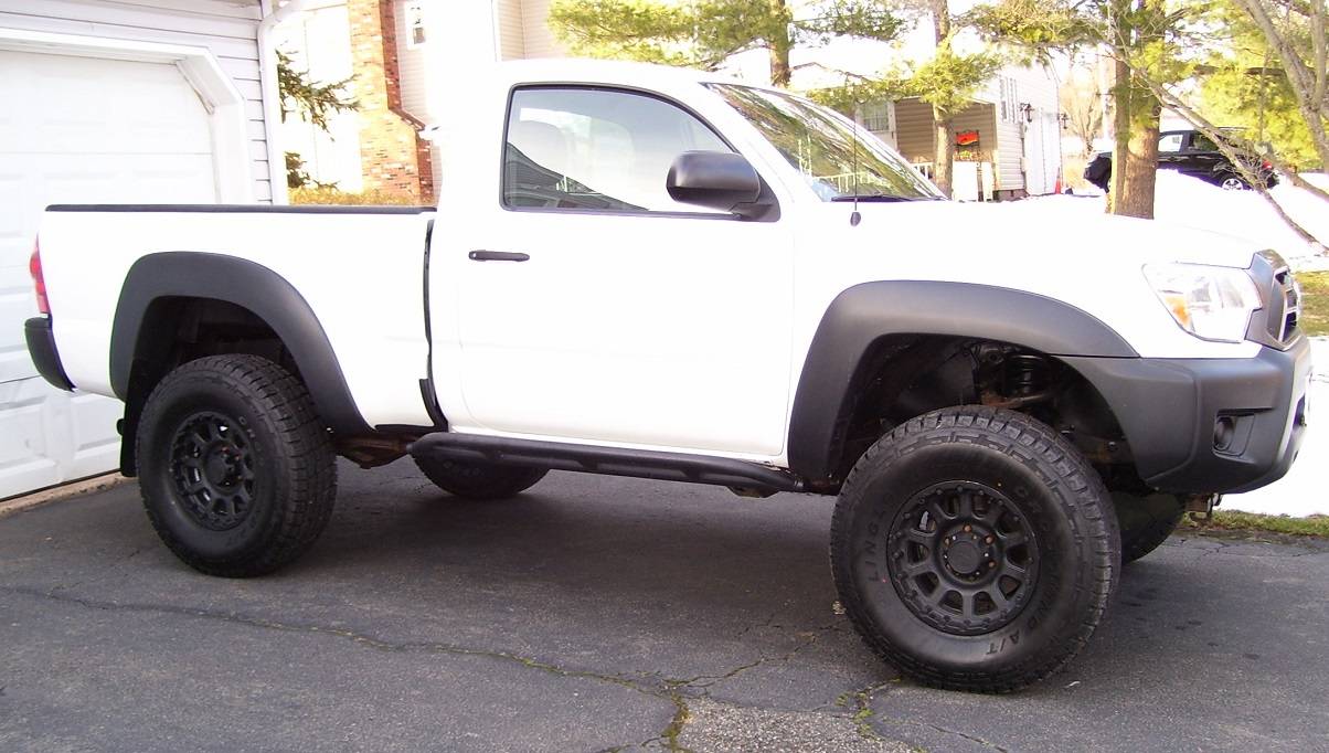 Ford Bronco Pro Comp Series 32 Wheels 2013_tacoma1