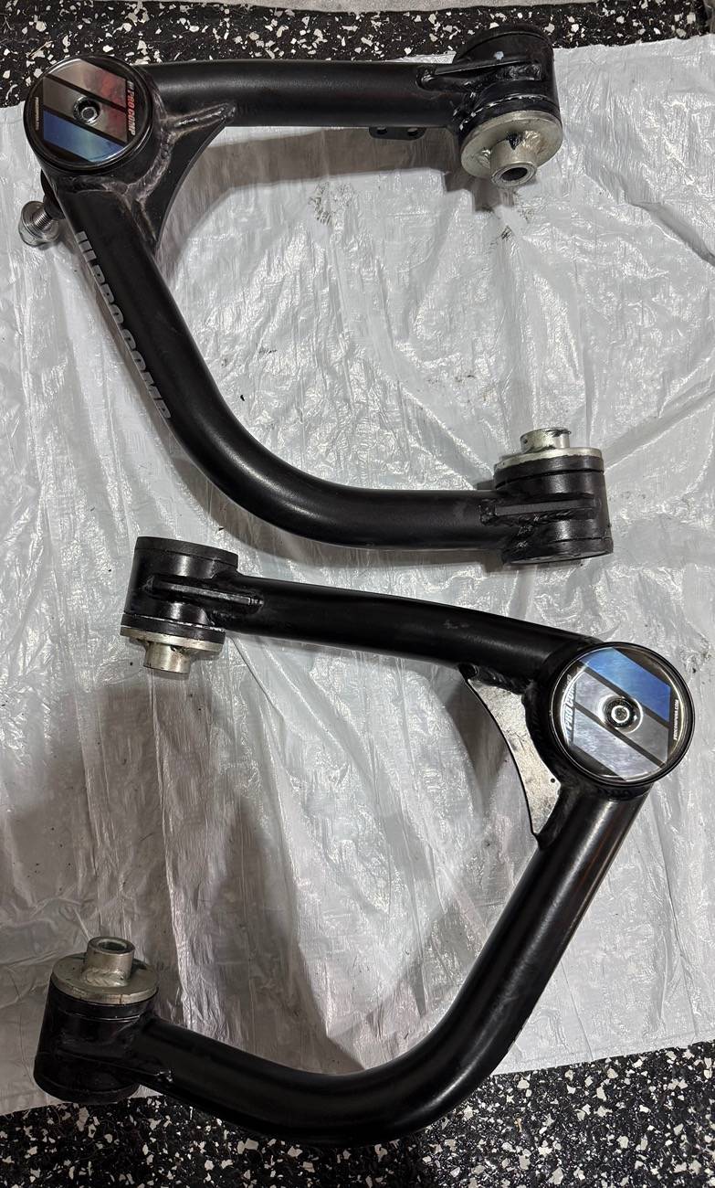 Ford Bronco Pro Comp upper control arms( also known as 4wp) 80$SOLD IMG_0183