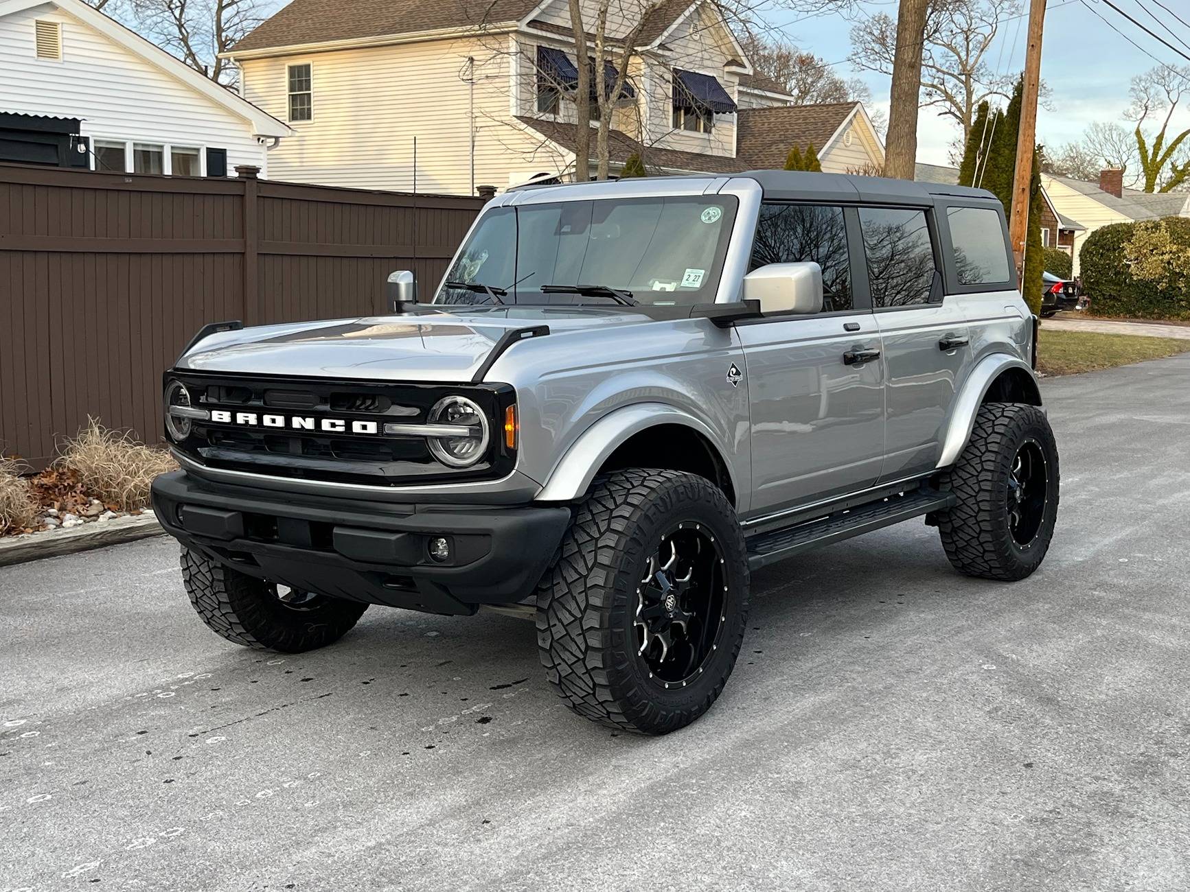 Ford Bronco ICONIC SILVER Bronco Club IMG_9202
