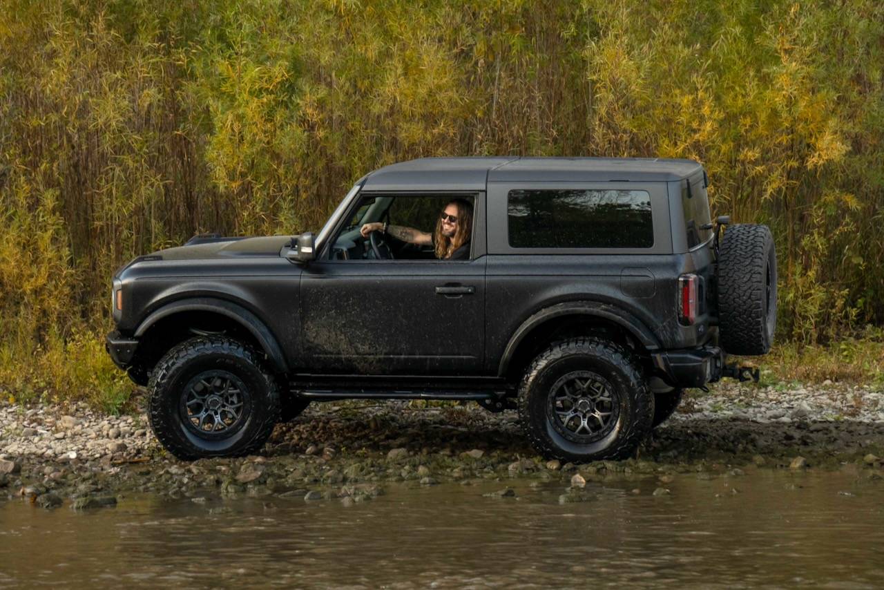Ford Bronco BROOX's 2DR Shadow Black Squatchy Boy pretty-boy-swa