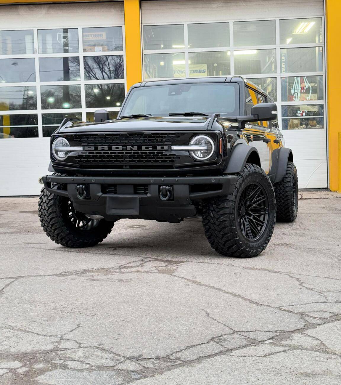 Ford Bronco SHADOW BLACK Bronco Club 462563063_5916420038w25373_5209387259028069830_n copy