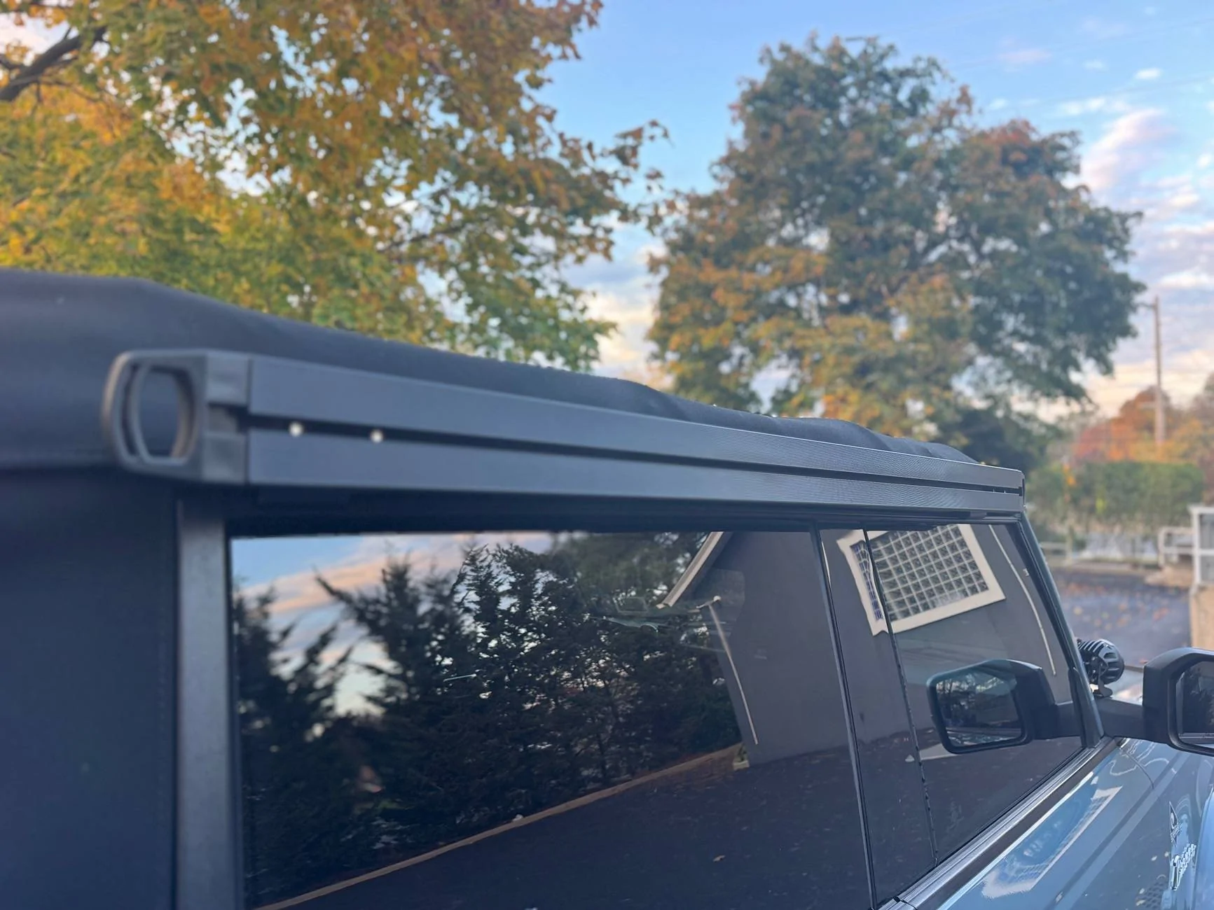 Ford Bronco ISO: Awning that doesn't block panels IMG_0276