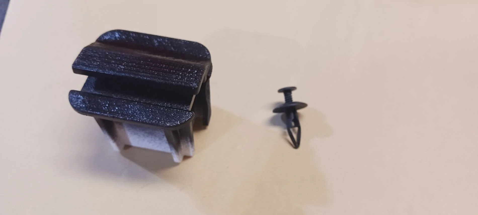 Ford Bronco Stripped plastic fender liner clips 20230205_160438