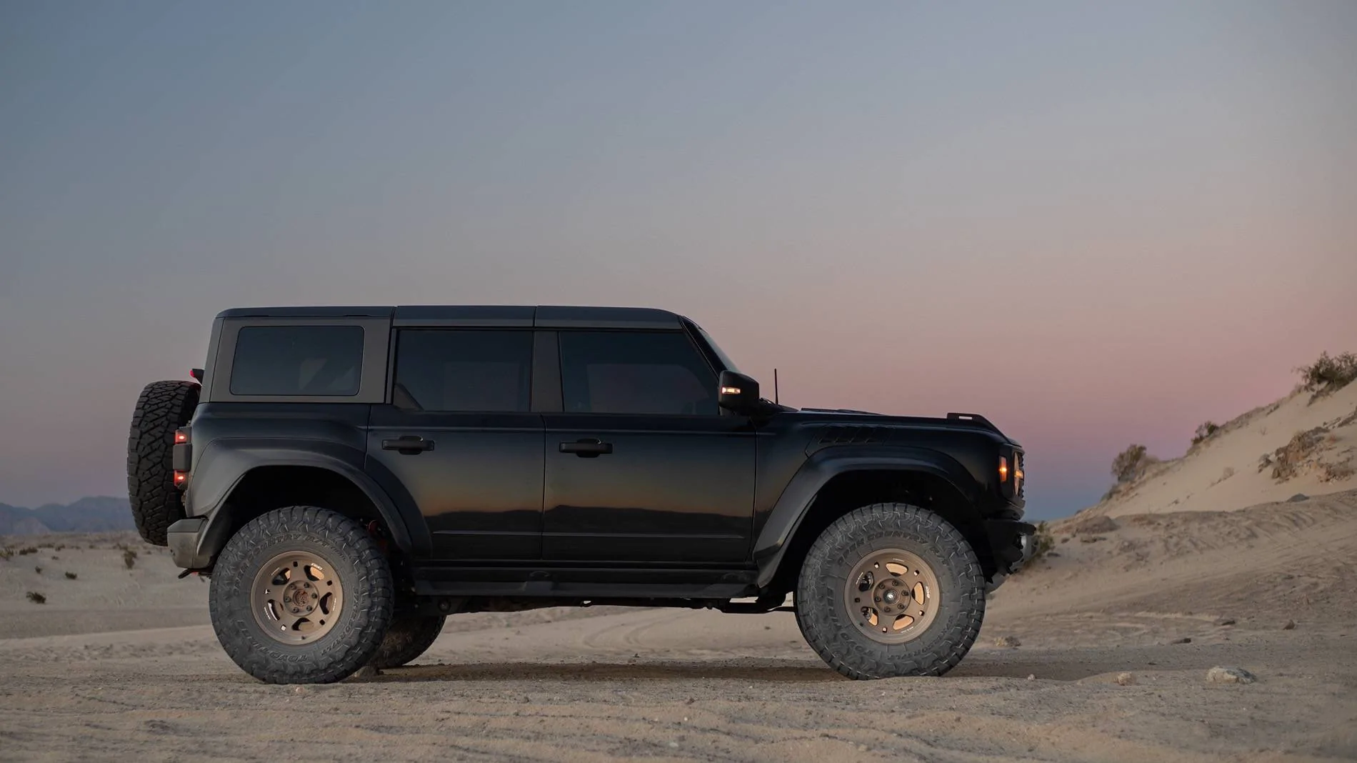 Ford Bronco Rays Japan / Volk Offroad Wheels IMG_3589