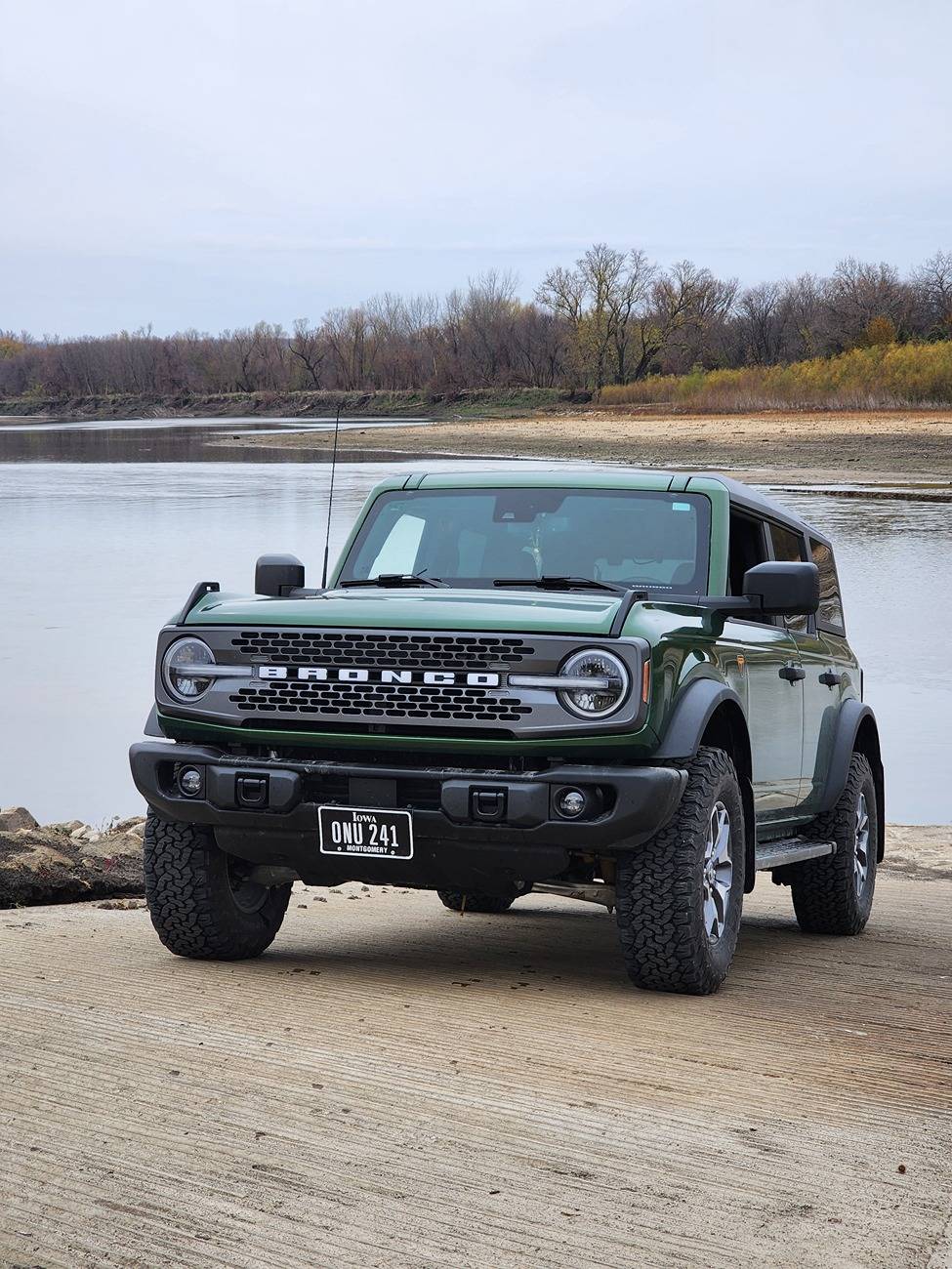 Ford Bronco Lariat's 23 Badlands. 20241102_135410
