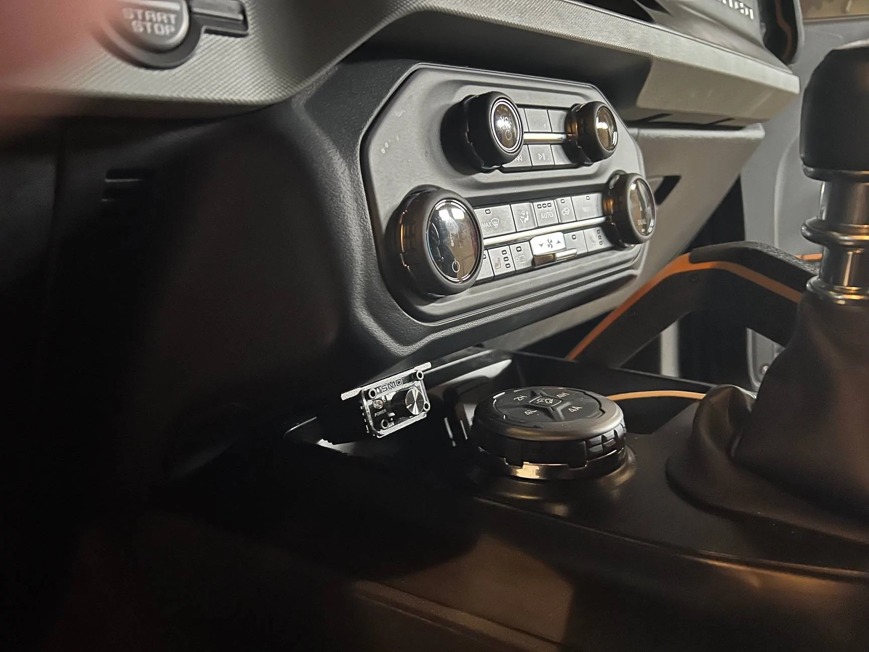 Ford Bronco Upgraded Audio installer having issues IMG_4680