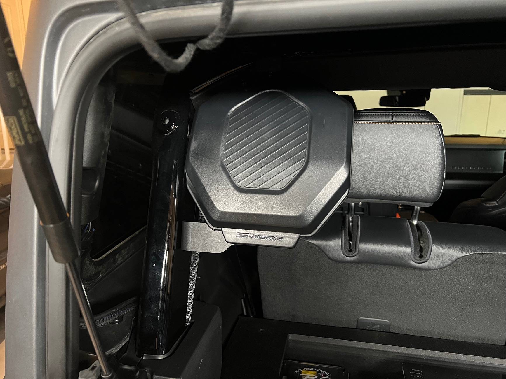 Ford Bronco Upgraded Audio installer having issues IMG_4678