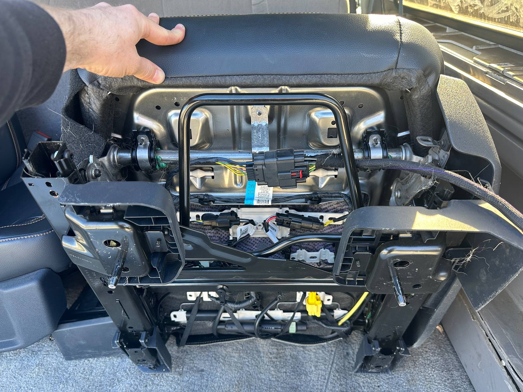 Ford Bronco Heated seat schematic/wiring? IMG_2397