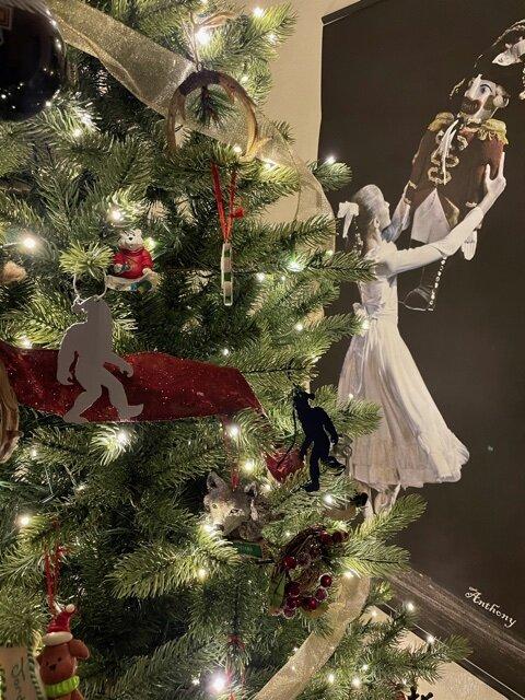 Ford Bronco Santa Squatch image0
