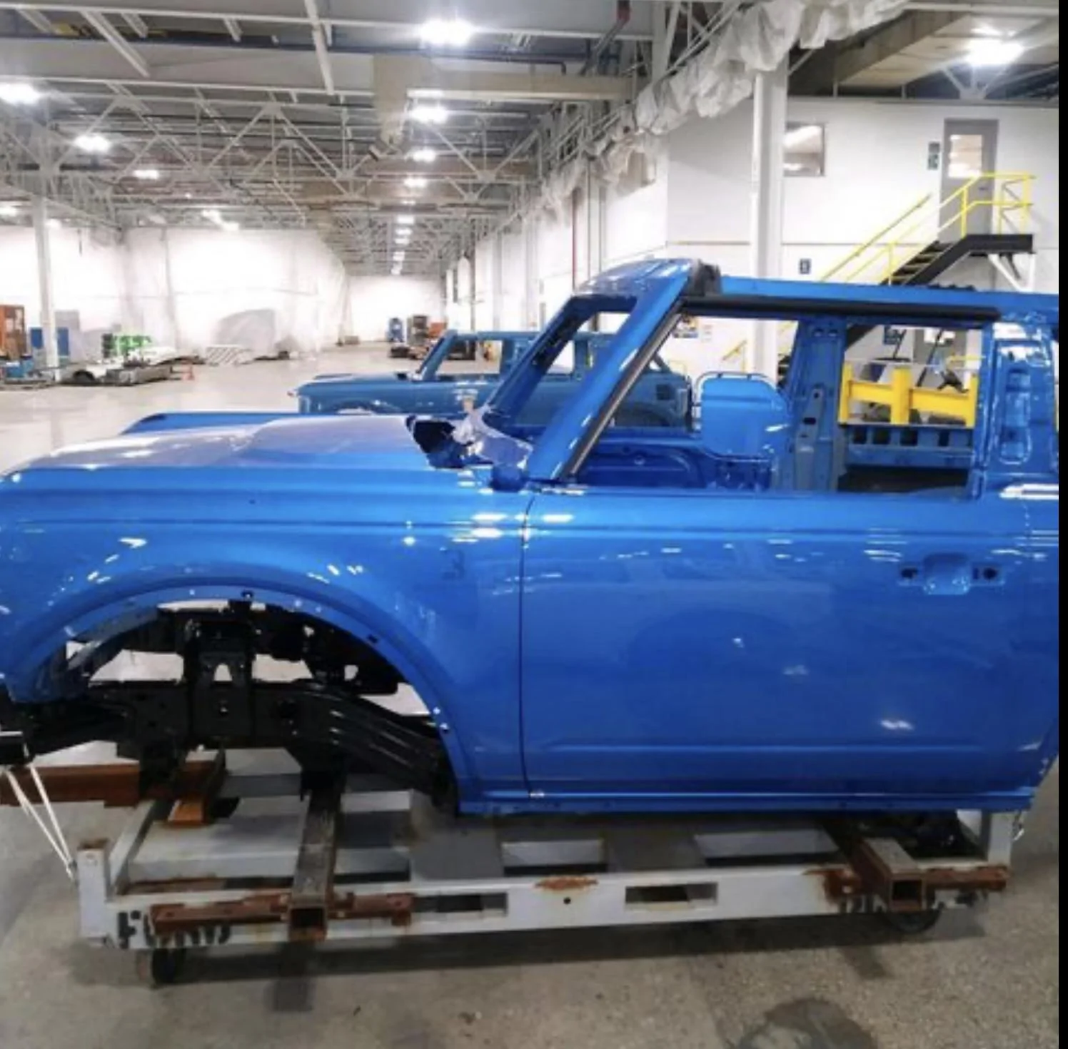 Ford Bronco Velocity Blue Bronco Photos - 2 Door Body Shell B3C34745-0147-461F-A706-FD9F51332EF4