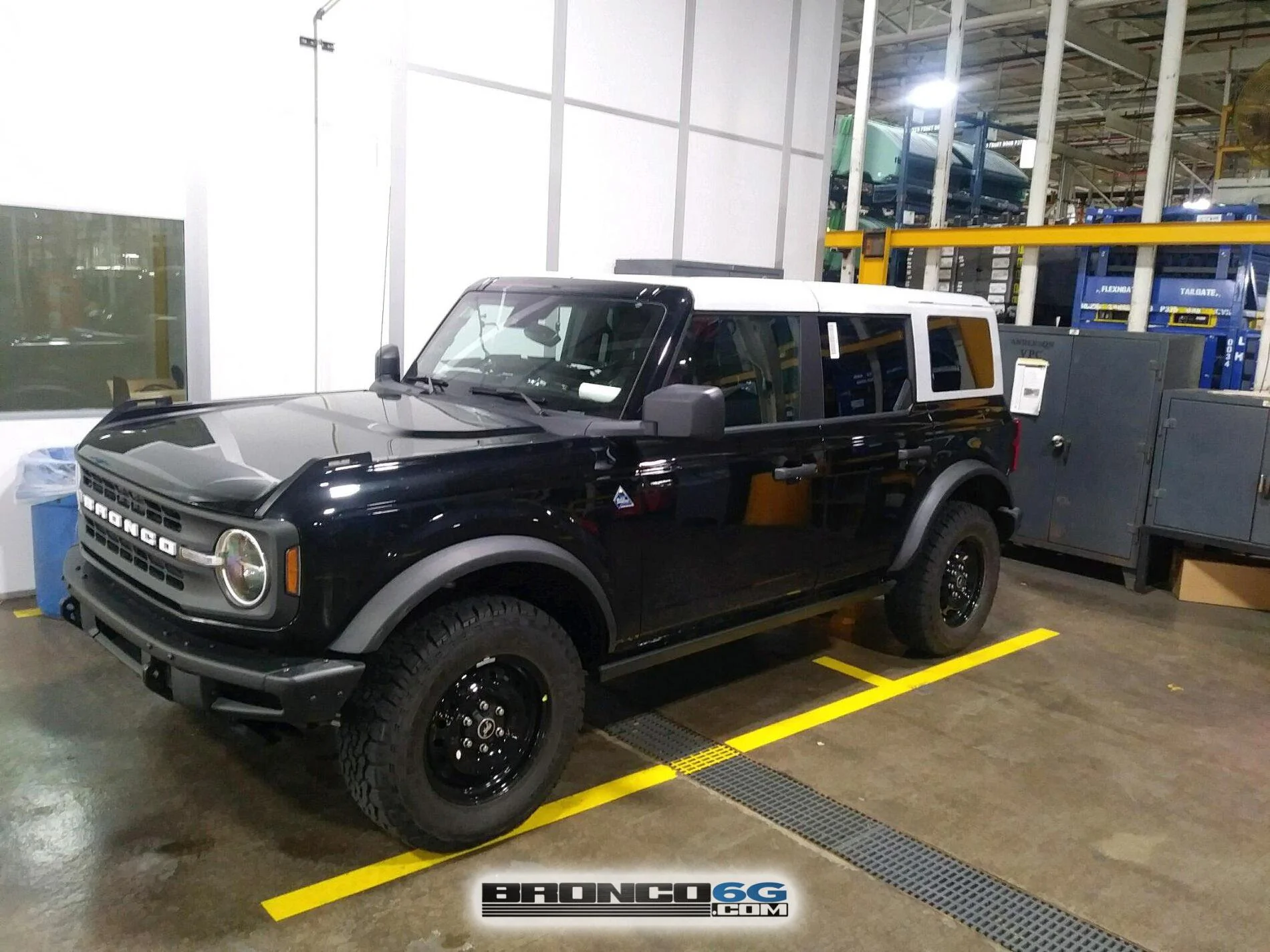 Ford Bronco 9 NEW Broncos @ factory by Ford Stig! Bronco-palooza ??? 1 - Shadow Black Bronco BlackDiamond 4-door Steel Wheels White Top 2