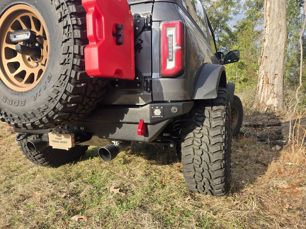 Ford Bronco Stinky Fab Racing Sledgehammer Rear Bumper installed SFR Sledgehammer Bumper (6)