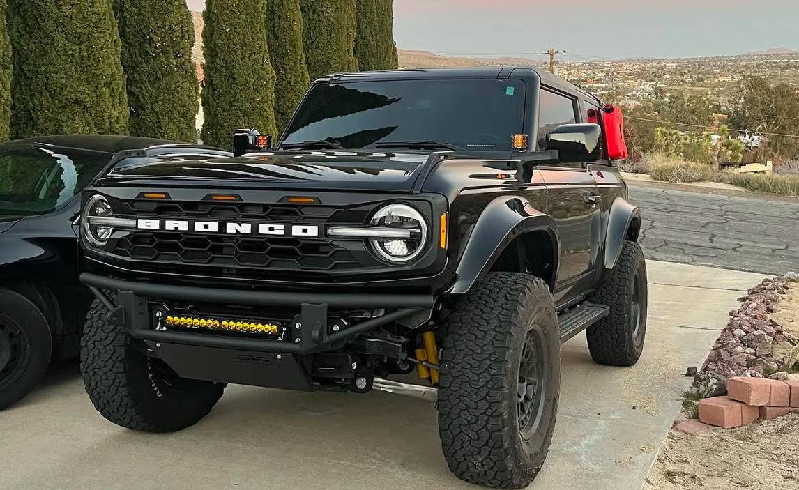 Ford Bronco Front Bumper ID Help 1112