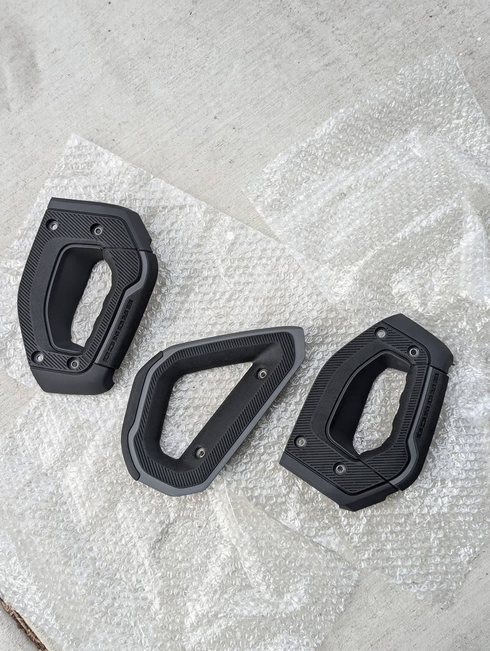 Ford Bronco FS: Big Bend OEM grab handles (gray) PXL_20241222_220731204.NIGHT