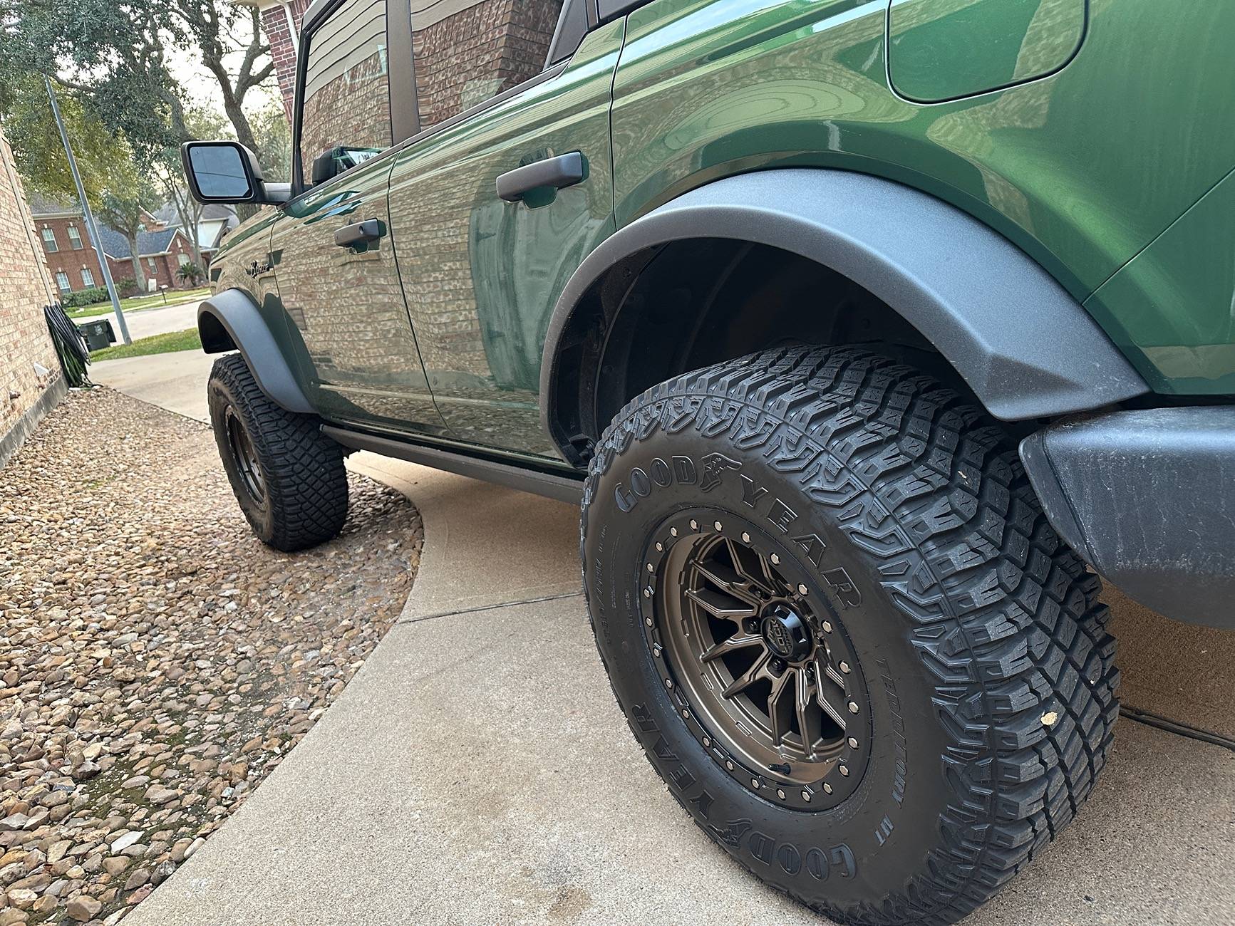 Ford Bronco Show us your installed wheel / tire upgrades here! (Pics) IMG_2645