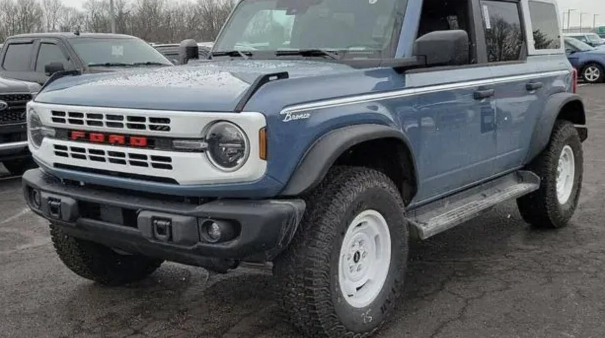 Ford Bronco Updated OEM Tube Step Bars for 2025 Bronco hide the pinch weld better Screenshot 2025-02-14 at 9.31.53 AM