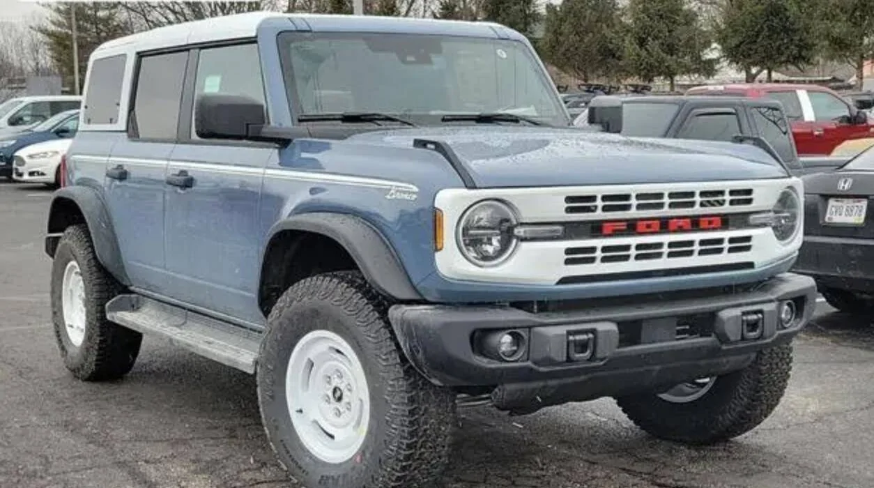 Ford Bronco Updated OEM Tube Step Bars for 2025 Bronco hide the pinch weld better Screenshot 2025-02-14 at 9.31.46 AM